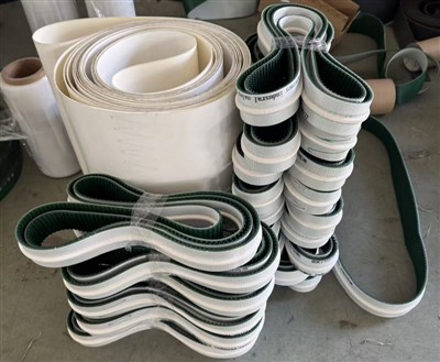 PU -transportbånd, pakket og klare til å sende